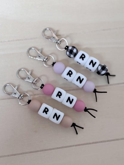 Rn beaded keychain nurse beaded badge reel silicone bead keychain new nurse gift nursing accessories badge buddy clip cute registered nurse